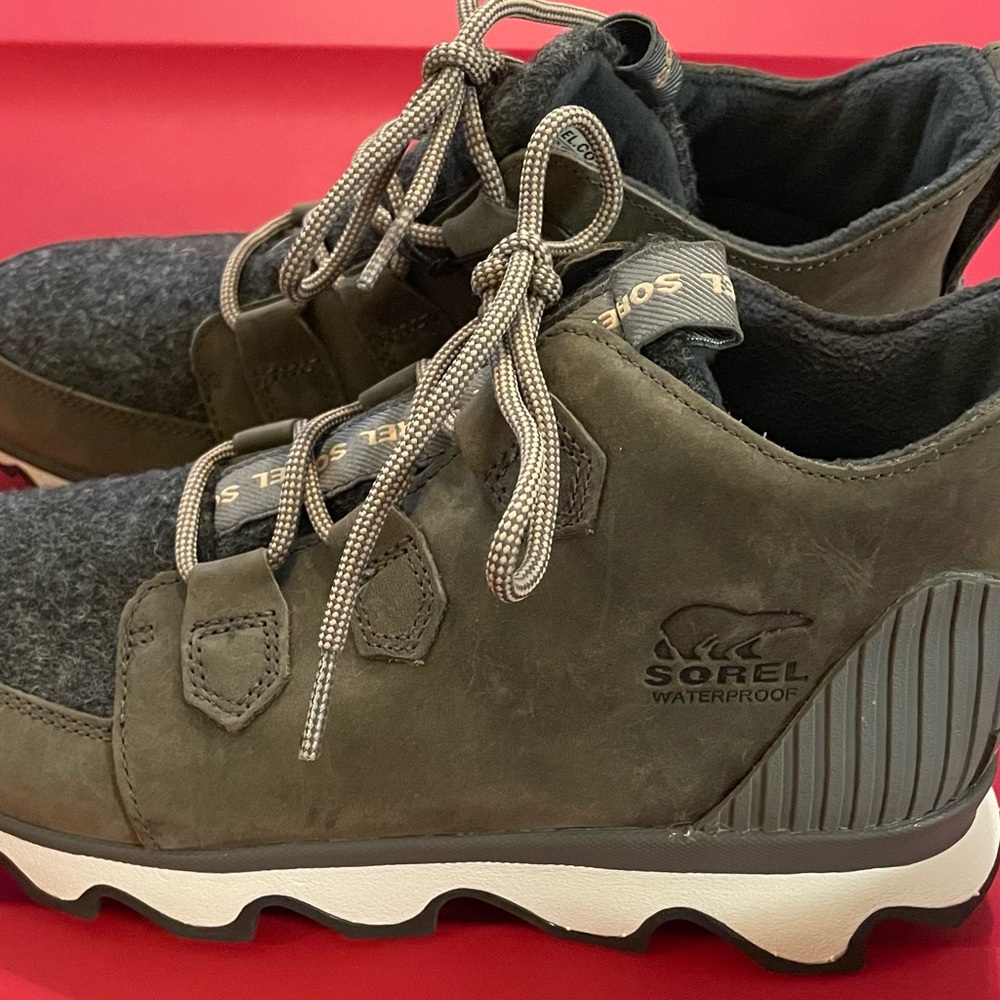 NWT- Sorel Olive and Charcoal Waterproof Boots - Picture 3 of 7
